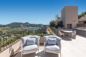 Neubau mit Dachterrasse und Hafenblick in Port Andratx: Terrasse – Lounge