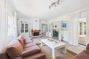 Saniertes Haus mit Pool in zentraler Lage von Paguera: Wohnzimmer